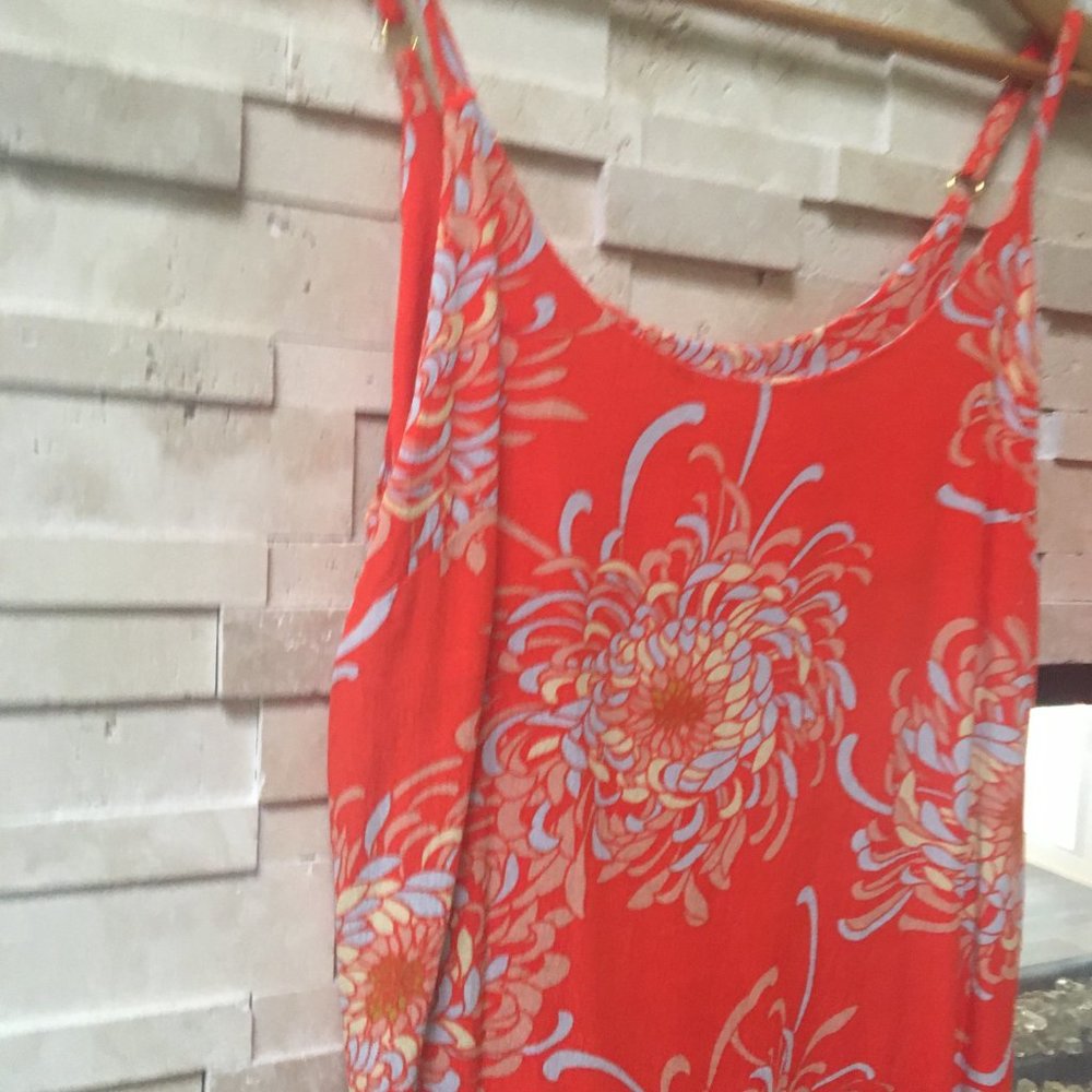 CAbi Sleeveless Summer/Spring Top
